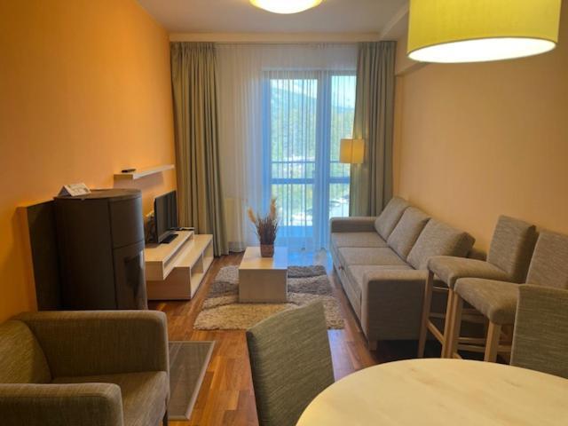 Apartment With Mountain View In Hotel Crocus, Strbske Pleso Exterior foto